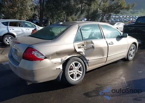 2007 Honda Accord 2.4 Ex z USA, uszkodzony, nr VIN 1HGCM56897A150383